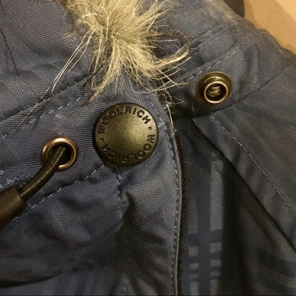 Woolrich Puffer Jacket w/ Removable Hood - Picture 9 of 13